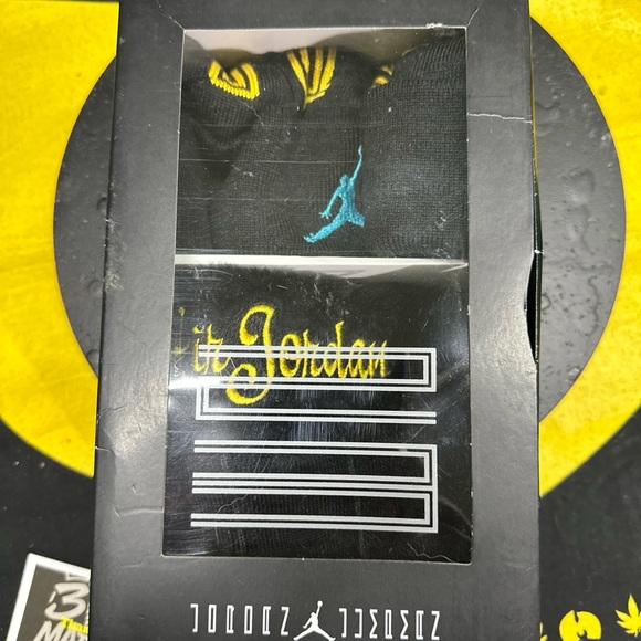 Jordan Gamma Beanie and Stocking Gift Set - Picture 1 of 5